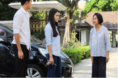 Cho giúp việc mượn 1 tỷ về quê xây nhà rồi m ấ t liên lạc. 10 năm sau tôi nhận được cuộc gọi l ạ mà b ật kh:óc Cho giúp việc mượn 1 tỷ về quê xây nhà rồi m ấ t liên lạc. 10 năm sau tôi nhận được cuộc gọi l ạ mà b ật kh:óc