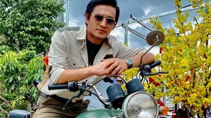 Căn phòng đơn sơ, chỗ đựng đồ che bằng giấy báo Quý Bình sống trước khi qua đời ở tuổi 42 Căn phòng đơn sơ, chỗ đựng đồ che bằng giấy báo Quý Bình sống trước khi qua đời ở tuổi 42