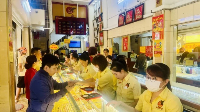 Giá vàng lao dốc không phanh, người mua lỗ nặng Giá vàng lao dốc không phanh, người mua lỗ nặng