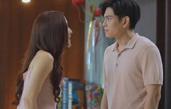 Con gái vô tình đán.h tráo điện thoại của 2 vợ chồng, tôi tình cờ phát hiện bí mật động trời của chồng qua shipper giao hàng Con gái vô tình đán.h tráo điện thoại của 2 vợ chồng, tôi tình cờ phát hiện bí mật động trời của chồng qua shipper giao hàng