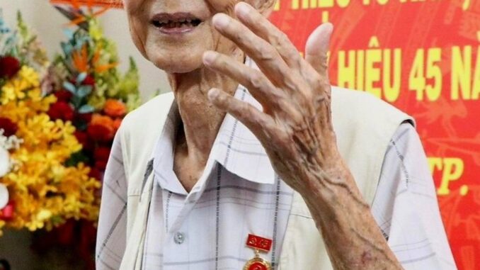 V:.ĩnh b:.iệt huyền thoại ‘Bài ca Đất phương Nam’, đời vô thường quá V:.ĩnh b:.iệt huyền thoại ‘Bài ca Đất phương Nam’, đời vô thường quá