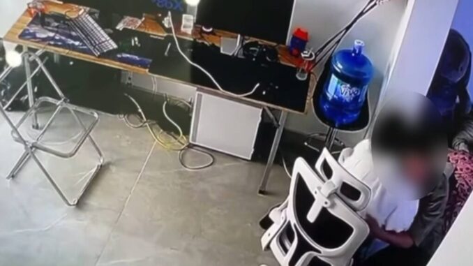 Vụ ngoại tình ở Đông Anh: Cô vợ tuyên bố cực ngầu Vụ ngoại tình ở Đông Anh: Cô vợ tuyên bố cực ngầu