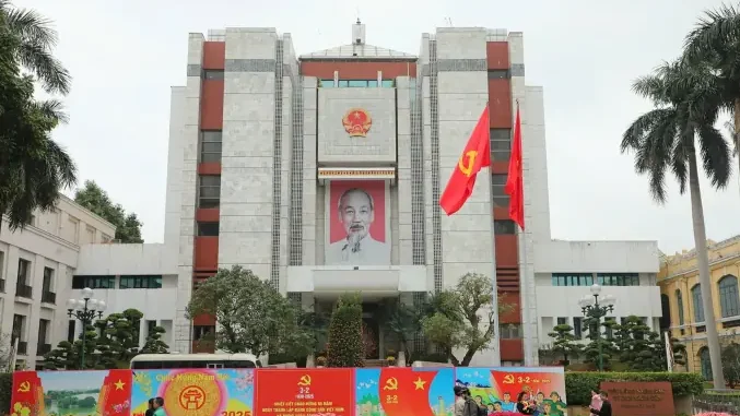 Hà Nội: Có thể buộc thôi việc cán bộ chậm trễ làm thủ tục hành chính Hà Nội: Có thể buộc thôi việc cán bộ chậm trễ làm thủ tục hành chính