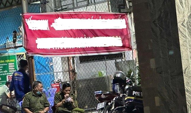Nam thanh niên về phòng trọ phát hiện bạn gái treo lơ lửng Nam thanh niên về phòng trọ phát hiện bạn gái treo lơ lửng