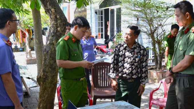 Bắt đối tượng đăng bài vu khống, xúc phạm công an, chính quyền trên mạng xã hội Bắt đối tượng đăng bài vu khống, xúc phạm công an, chính quyền trên mạng xã hội
