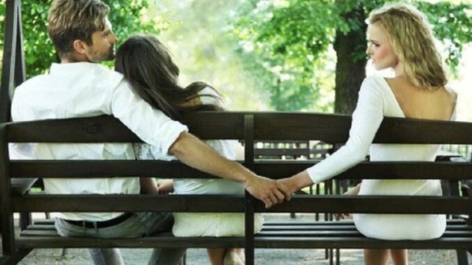 Vì sao đàn ông phản bội không muốn ly hôn. 99% đang tính toán 3 điều Vì sao đàn ông phản bội không muốn ly hôn. 99% đang tính toán 3 điều