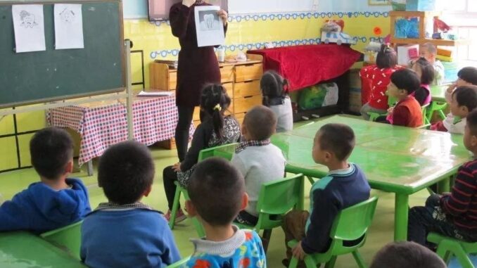 20 năm giáo viên tôi nhận ra: Muốn biết gia đình trẻ có điều kiện hay không cứ nhìn 3 điểm 20 năm giáo viên tôi nhận ra: Muốn biết gia đình trẻ có điều kiện hay không cứ nhìn 3 điểm