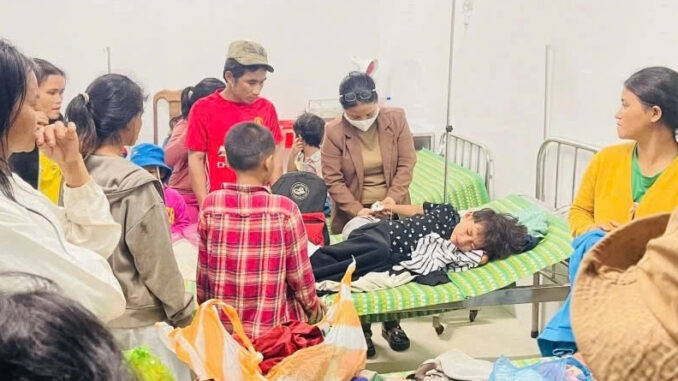 Một huyện có 215 học sinh s:ốt phát ban, 1 em tuvong Một huyện có 215 học sinh s:ốt phát ban, 1 em tuvong