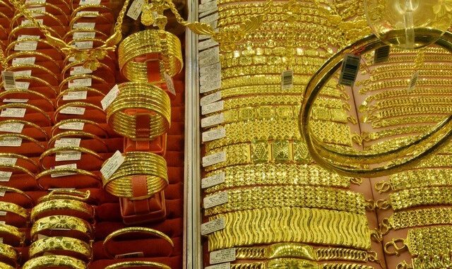 Giá vàng trưa ngày hôm nay 8/3: Quay về giá năm ngoái rồi trời ơi Giá vàng trưa ngày hôm nay 8/3: Quay về giá năm ngoái rồi trời ơi