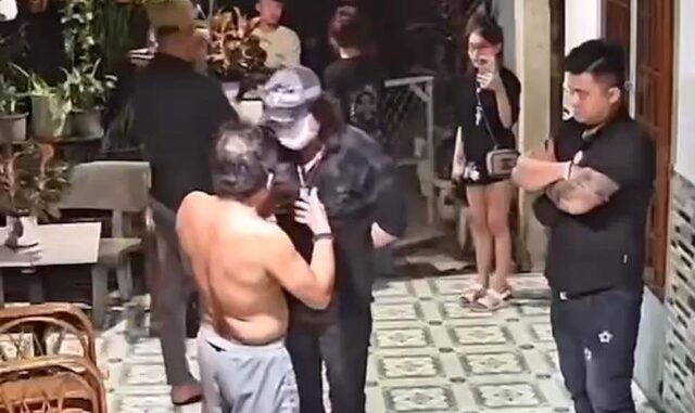 Bắt nhóm đối tượng uy hiếp người thân của con nợ để đòi tiền Bắt nhóm đối tượng uy hiếp người thân của con nợ để đòi tiền