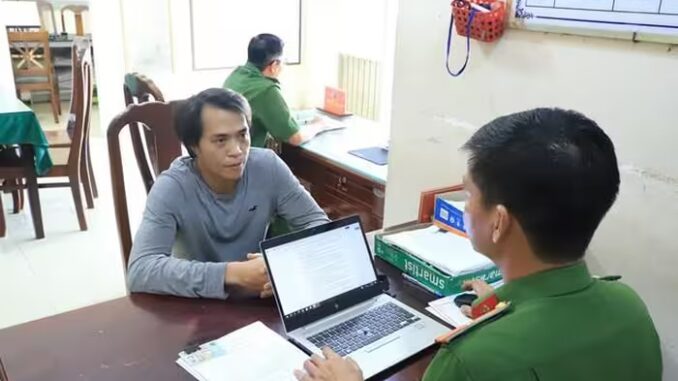 Bất ngờ ‘lý lịch’ đối tượng ”hổ báo’ đánh người sau va chạm giao thông’ Bất ngờ ‘lý lịch’ đối tượng ”hổ báo’ đánh người sau va chạm giao thông’