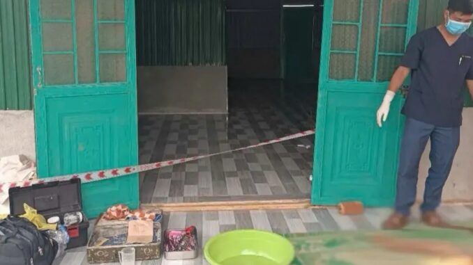 Người đàn ông sathai vợ cũ vì 'đón con đi chơi không thông báo' Người đàn ông sathai vợ cũ vì 'đón con đi chơi không thông báo'