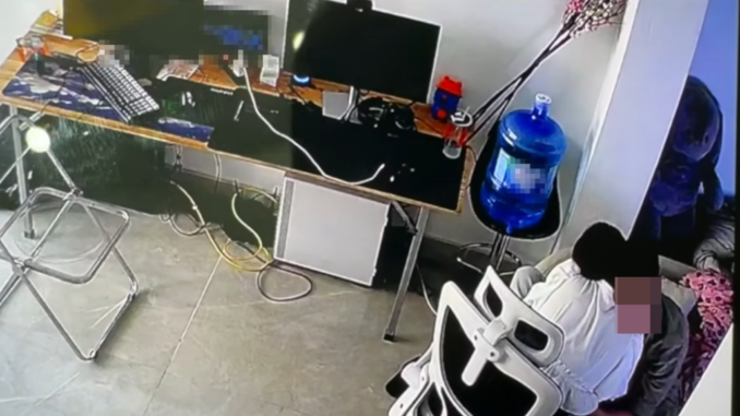 Vụ ngoại tình hot nhất MXH hôm nay: Bỏ 400 triệu đồng giúp chồng làm ăn, vợ mở camera phát hiện sự thật đau lòng Vụ ngoại tình hot nhất MXH hôm nay: Bỏ 400 triệu đồng giúp chồng làm ăn, vợ mở camera phát hiện sự thật đau lòng