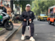 C:ảnh s:át ch.ặn người phụ nữ cưỡi vali giữa đường ở trung tâm TPHCM
