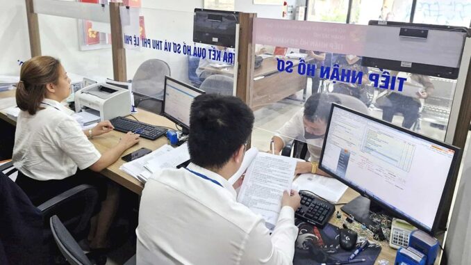 Còn 2 năm nữa đến tuổi nghỉ hưu nhưng thuộc diện tinh giản biên chế thì được hỗ trợ thế nào Còn 2 năm nữa đến tuổi nghỉ hưu nhưng thuộc diện tinh giản biên chế thì được hỗ trợ thế nào