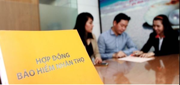 Sau 10 năm tham gia bảo hiểm nhân thọ, đóng hơn 200 triệu đồng, người mua nhận về gần 100 triệu đồng Sau 10 năm tham gia bảo hiểm nhân thọ, đóng hơn 200 triệu đồng, người mua nhận về gần 100 triệu đồng