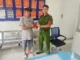 Người bán bánh mì ở TP.HCM nhặt được bao lì xì chứa 22,5 triệu đồng, đem giao nộp công an4