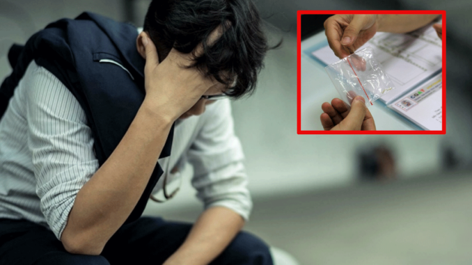 Đi xét nghiệm để cứu mẹ, 3 con trai bàng hoàng phát hiện mình không phải con ruột, bí mật phía sau mới ngã ngửa Đi xét nghiệm để cứu mẹ, 3 con trai bàng hoàng phát hiện mình không phải con ruột, bí mật phía sau mới ngã ngửa