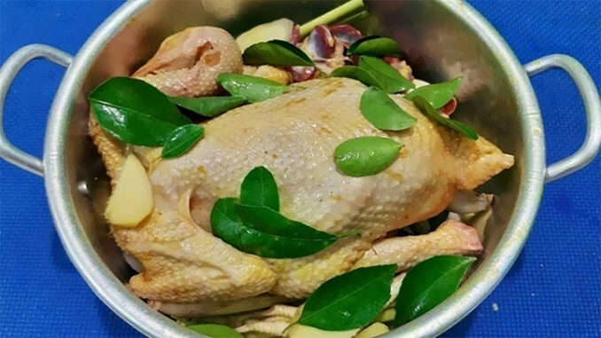 4 cách luộc gà không cần nước 4 cách luộc gà không cần nước