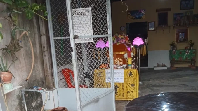 Vụ bé 8 tuổi bị người tình của mẹ đánh đập, ném xuống sàn nhà: Nạn nhân đã tử vong Vụ bé 8 tuổi bị người tình của mẹ đánh đập, ném xuống sàn nhà: Nạn nhân đã tử vong