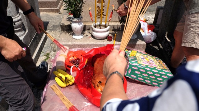 Người đàn ông phát hiện mình bị ung thư giai đoạn cuối sau khi viếng mộ dịp Tết Thanh minh Người đàn ông phát hiện mình bị ung thư giai đoạn cuối sau khi viếng mộ dịp Tết Thanh minh
