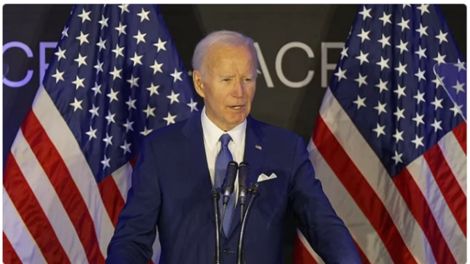 Lần đầu phát biểu sau khi rời nhiệm sở, ông Biden chỉ trích chính quyền Trump Lần đầu phát biểu sau khi rời nhiệm sở, ông Biden chỉ trích chính quyền Trump