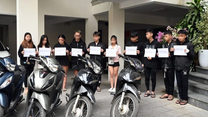 Tuyên án nữ ‘quái xế’ tông chết cô gái dừng đèn đỏ ở Hà Nội Tuyên án nữ ‘quái xế’ tông chết cô gái dừng đèn đỏ ở Hà Nội