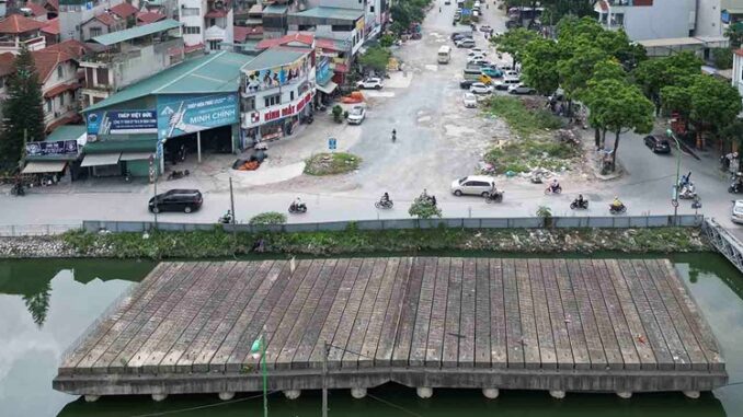 Đường 1.300 tỉ ở Hà Nội đạt 95% khối lượng rồi “đắp chiếu” Đường 1.300 tỉ ở Hà Nội đạt 95% khối lượng rồi “đắp chiếu”