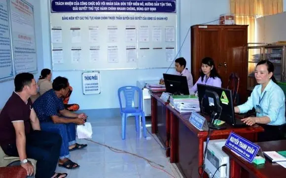 Tiêu chuẩn mới của công chức cấp xã 2025: Điều kiện nào để tiếp tục công tác? Tiêu chuẩn mới của công chức cấp xã 2025: Điều kiện nào để tiếp tục công tác?