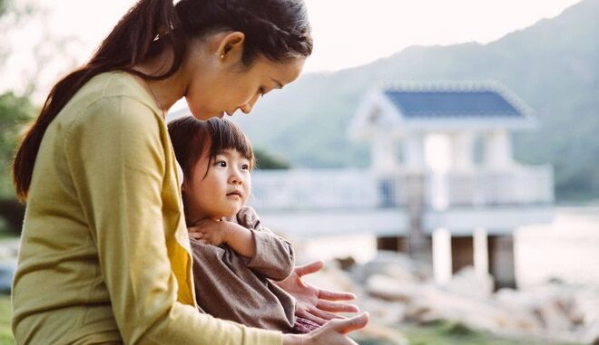 'Mẹ ơi, con làm mất tiền rồi': Phản ứng trái ngược của 2 người mẹ tạo ra tương lai khác biệt của 2 đứa trẻ 'Mẹ ơi, con làm mất tiền rồi': Phản ứng trái ngược của 2 người mẹ tạo ra tương lai khác biệt của 2 đứa trẻ