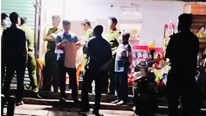 Hai cháu bé 6 và 8 tuổi tuv0ng bất thường tại nhà ông bà ngoại Hai cháu bé 6 và 8 tuổi tuv0ng bất thường tại nhà ông bà ngoại