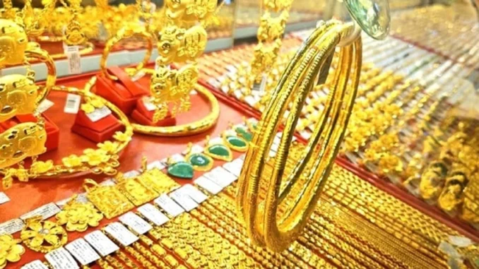 Diễn biến lạ giữa vàng SJC và vàng nhẫn Diễn biến lạ giữa vàng SJC và vàng nhẫn