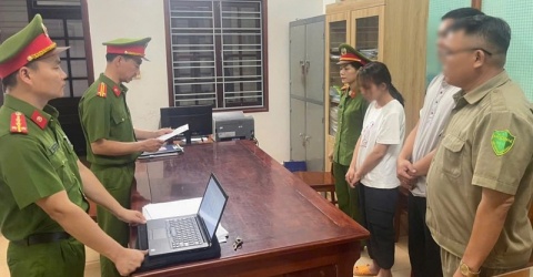 Tạm giữ hình sự bảo mẫu hành hạ cháu bé ở Quảng Nam Tạm giữ hình sự bảo mẫu hành hạ cháu bé ở Quảng Nam