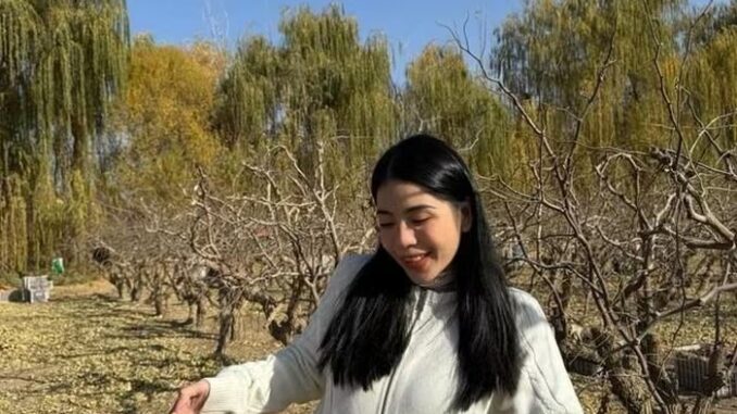 Thu nhập của Hằng Du Mục trước khi bị khởi tố ‘khủng’ cỡ nào? Thu nhập của Hằng Du Mục trước khi bị khởi tố ‘khủng’ cỡ nào?
