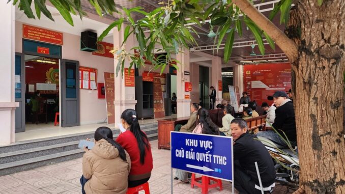 Tỉ lệ chọi khủng 1:100 sau sáp nhập để lấy cán bộ giỏi? Lương như thế nào? Tỉ lệ chọi khủng 1:100 sau sáp nhập để lấy cán bộ giỏi? Lương như thế nào?