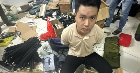 Triệt phá đường dây làm giả con dấu, tài liệu và mua bán v.ũ k.h.í thô sơ quy mô lớn Triệt phá đường dây làm giả con dấu, tài liệu và mua bán v.ũ k.h.í thô sơ quy mô lớn