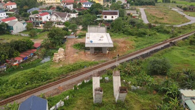 Lý do dự án đường, cầu vượt 160 tỷ đồng phải tạm dừng thi công Lý do dự án đường, cầu vượt 160 tỷ đồng phải tạm dừng thi công