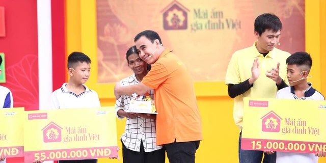 Tập đoàn Hoa Sen ngừng hợp tác MC Quyền Linh từ tháng 11/2024, khẳng định không liên quan quảng cáo sai sự thật Tập đoàn Hoa Sen ngừng hợp tác MC Quyền Linh từ tháng 11/2024, khẳng định không liên quan quảng cáo sai sự thật