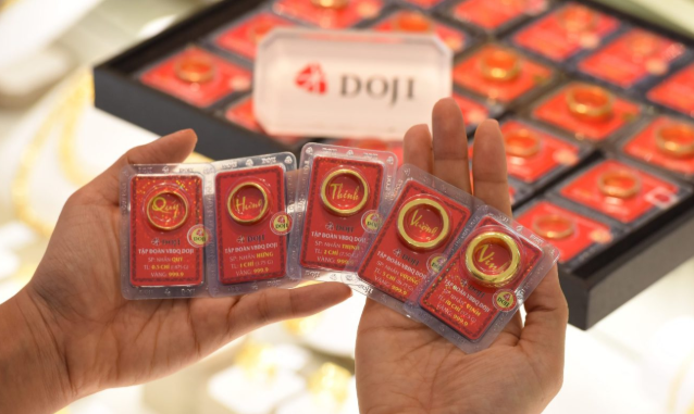 Giá vàng chiều nay (ngày 10-4): LẬP ĐỈNH mới