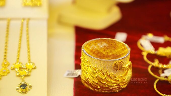 Giá vàng tối 4/1: Giảm không thấy đáy, mất hết rồi biết sống sao Giá vàng tối 4/1: Giảm không thấy đáy, mất hết rồi biết sống sao