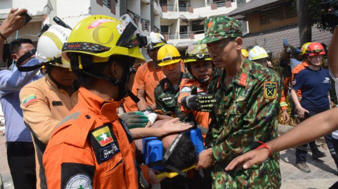Nóng: Lực lượng cứu hộ Việt Nam ở Myanmar giải cứu 1 nạn nhân động đất còn sống Nóng: Lực lượng cứu hộ Việt Nam ở Myanmar giải cứu 1 nạn nhân động đất còn sống