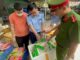Hà Nội thu giữ hơn 1 tấn ‘xiên bẩn’ và đồ thả lẩu