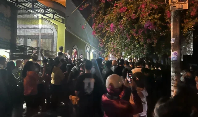 NÓNG: Đưa người mẹ giết con để trục lợi bảo hiểm về dựng lại hiện trường, ngàn người theo dõi NÓNG: Đưa người mẹ giết con để trục lợi bảo hiểm về dựng lại hiện trường, ngàn người theo dõi