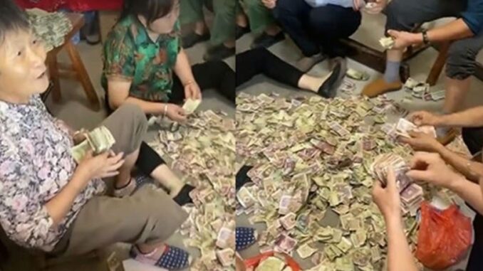 Cụ bà 79 tuổi qu:a đ:ời để lại tủ tiền mặt, cả nhà đếm xong thì sốc nặng Cụ bà 79 tuổi qu:a đ:ời để lại tủ tiền mặt, cả nhà đếm xong thì sốc nặng