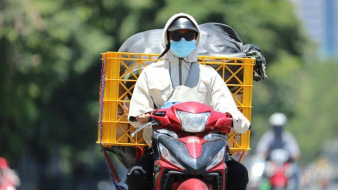 Cảnh báo sốc: Hôm nay, nhiệt độ ngoài trời tại một thành phố lớn ở Việt Nam lên tới 53 độ C Cảnh báo sốc: Hôm nay, nhiệt độ ngoài trời tại một thành phố lớn ở Việt Nam lên tới 53 độ C
