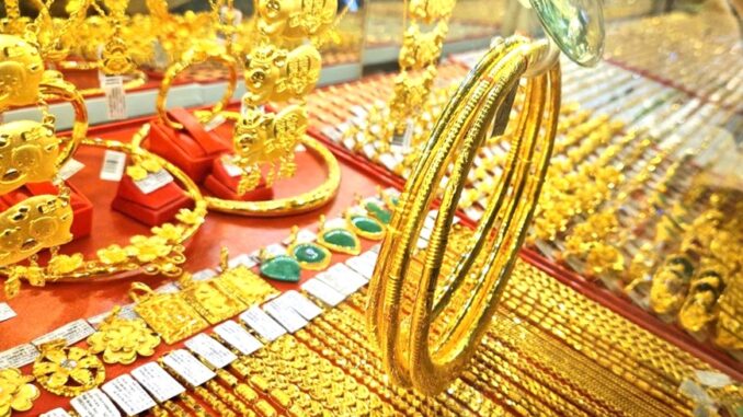 Trưa 8/4: M:ất ăn m:ất ngủ vì vàng, ai ai cũng tiếc biết thế bán hết sạch từ tối qua Trưa 8/4: M:ất ăn m:ất ngủ vì vàng, ai ai cũng tiếc biết thế bán hết sạch từ tối qua