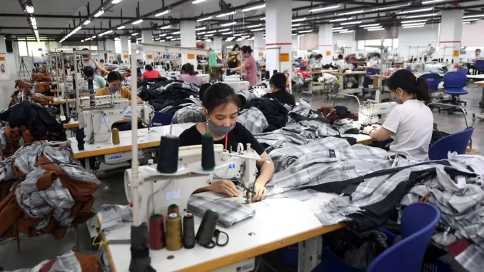 Tin vui: Mỹ hoãn thuế đối ứng với riêng Việt Nam? cả thế giới m-éo mặt Tin vui: Mỹ hoãn thuế đối ứng với riêng Việt Nam? cả thế giới m-éo mặt