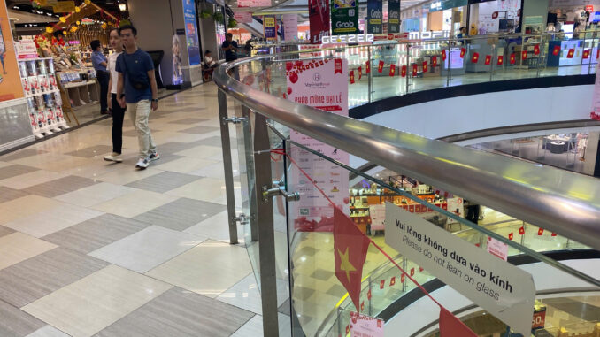 Vạn Hạnh Mall liên tục gặp điều không may, chủ đầu tư là ai? Vạn Hạnh Mall liên tục gặp điều không may, chủ đầu tư là ai?