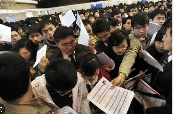 10 công việc đứng đầu "bão sa thải" năm 2025 và cả tương lai, có ngành từng rất hot giờ thất nghiệp nhan nhản 10 công việc đứng đầu "bão sa thải" năm 2025 và cả tương lai, có ngành từng rất hot giờ thất nghiệp nhan nhản