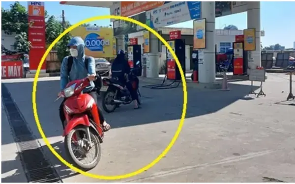 Vì sao khách hàng đổ xăng xong bỏ đi ngay, chủ cây xăng lại cười thầm: Lý do đằng sau là gì? Vì sao khách hàng đổ xăng xong bỏ đi ngay, chủ cây xăng lại cười thầm: Lý do đằng sau là gì?